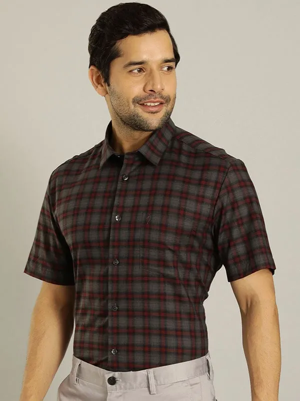 Men Checked Half Sleeve Cotton Shirt