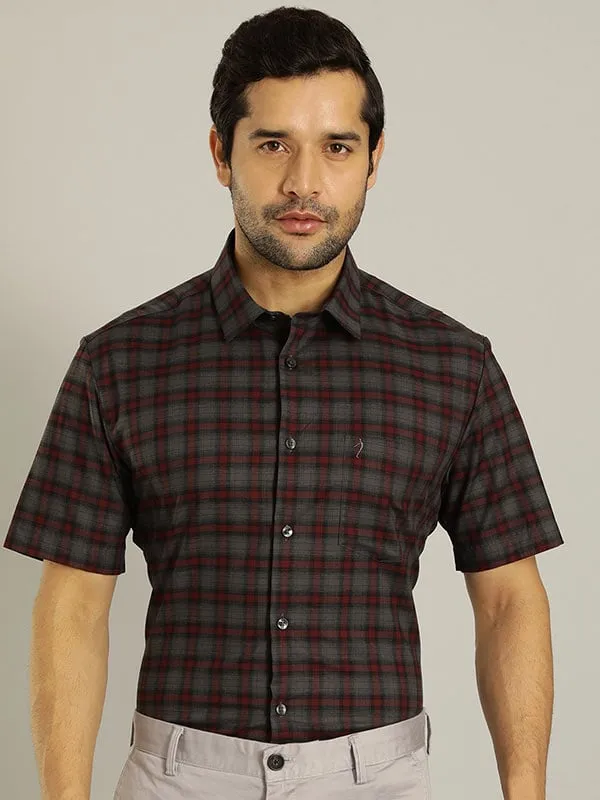 Men Checked Half Sleeve Cotton Shirt